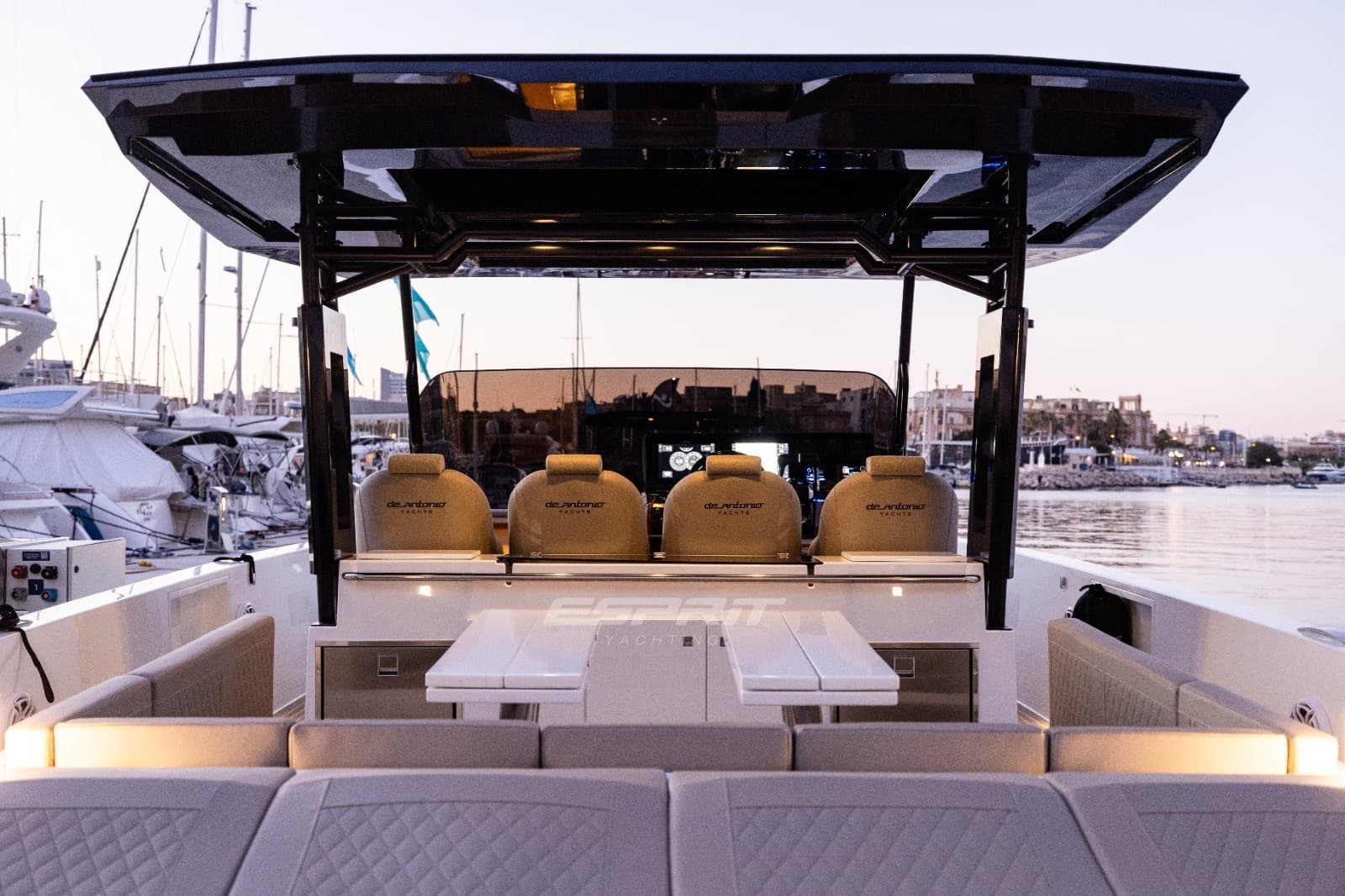 De Antonio D42 Open - Interior View De Antonio D42 Open - Interior View