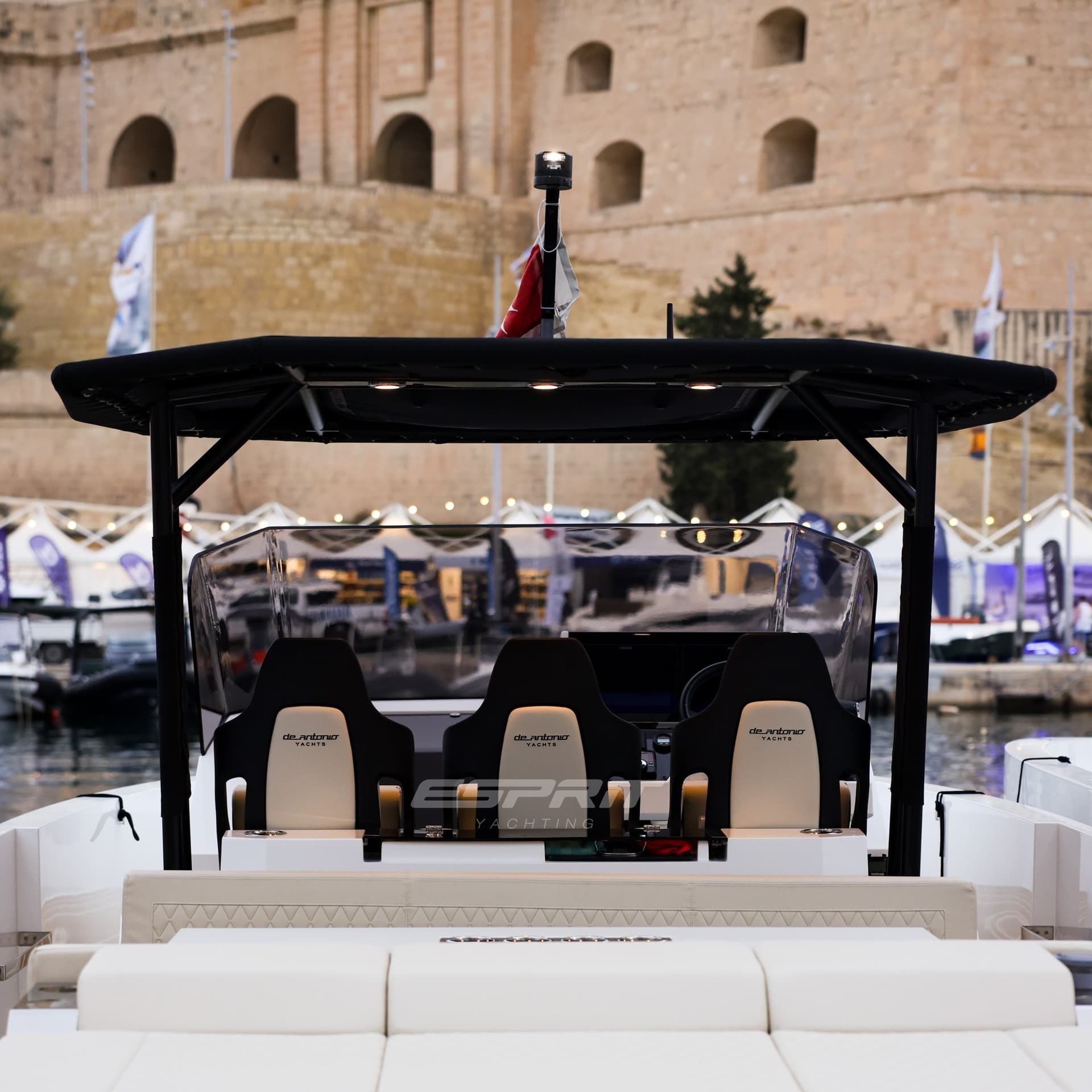 De Antonio D32 Open - Interior View De Antonio D32 Open - Interior View