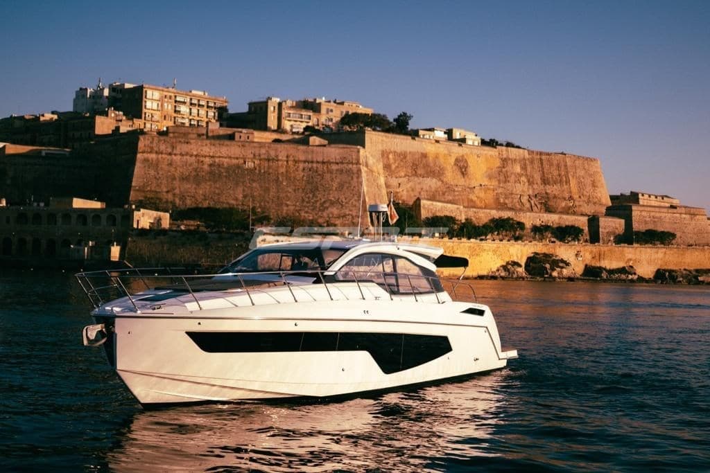 Azimut Atlantis 51 used - main view