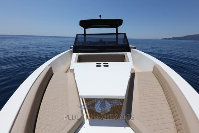 De Antonio Yachts D34 Open usato - foto hero 6