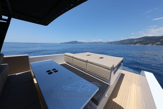 De Antonio Yachts D34 Open usato - foto hero 8