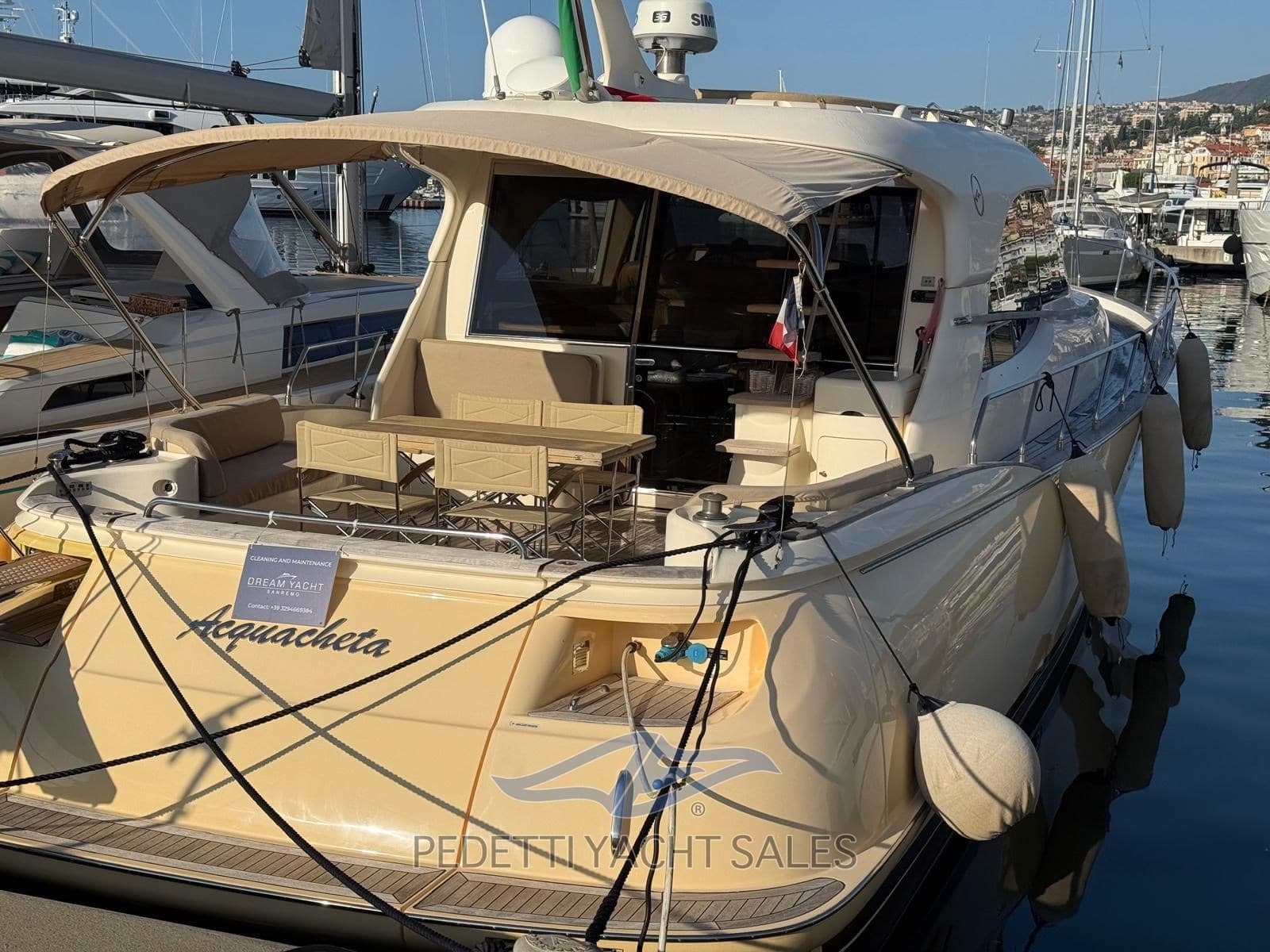 Mochi Craft Mochi 54 Dolphin - Detail View 1 Mochi Craft Mochi 54 Dolphin - Detail View 1