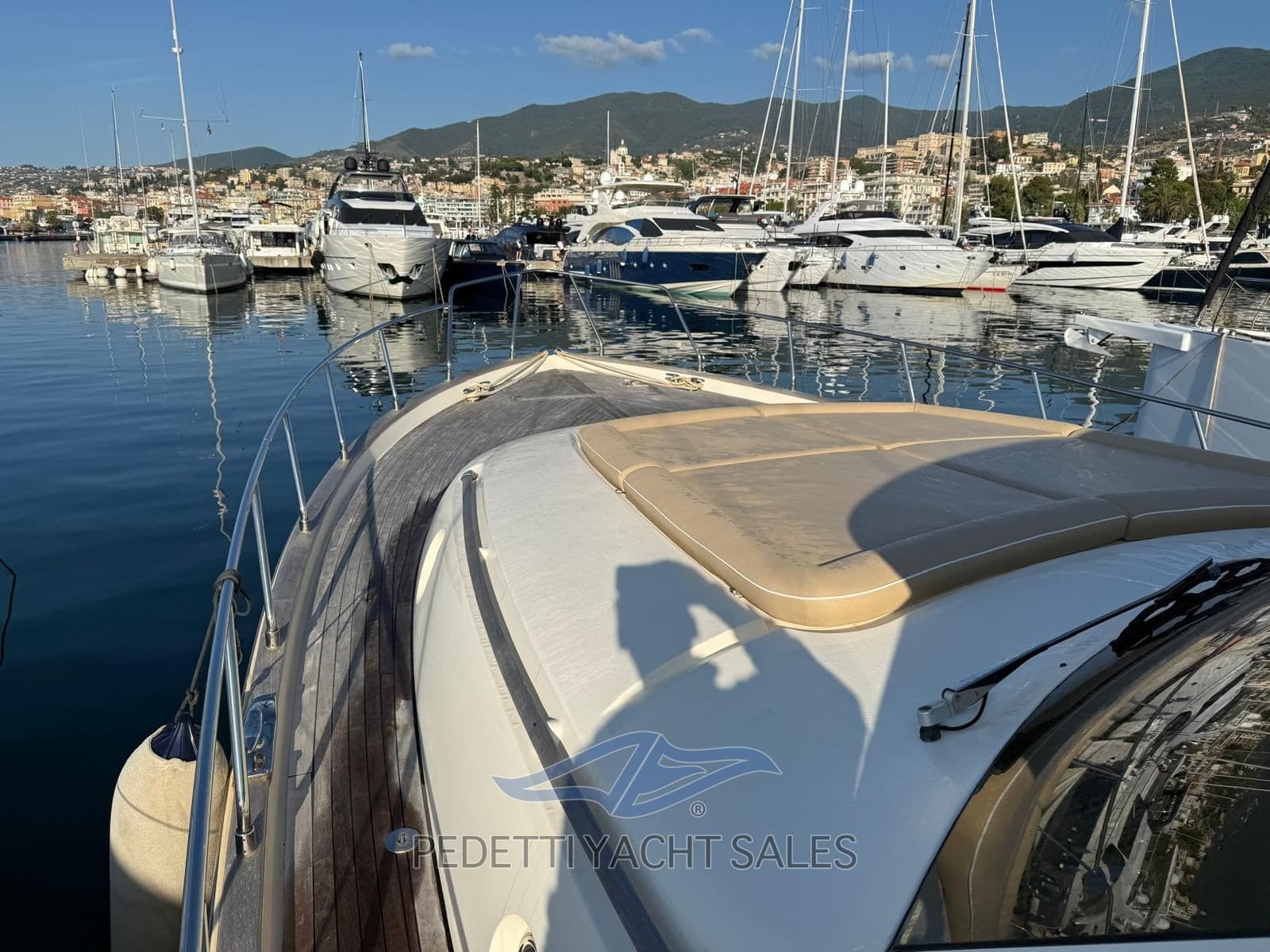 Mochi Craft Mochi 54 Dolphin - Deck View Mochi Craft Mochi 54 Dolphin - Deck View