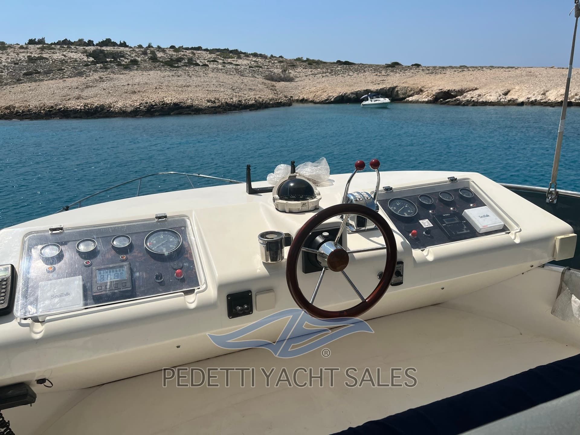 Flagship 38 Fly - Interior View Flagship 38 Fly - Interior View