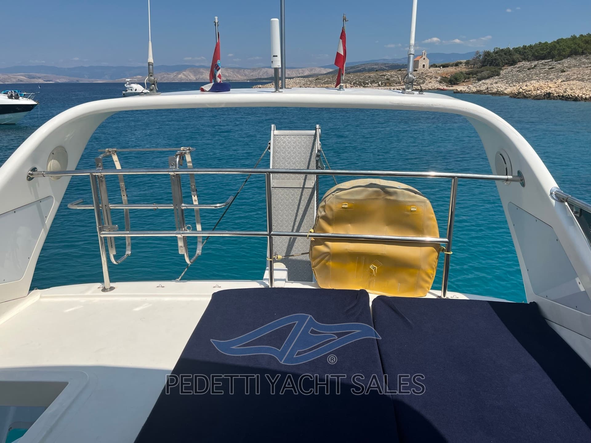 Flagship 38 Fly - Deck View Flagship 38 Fly - Deck View