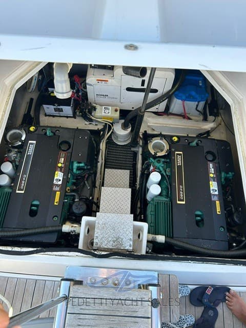 Regal Marine 3780 Sedan Bridge d'occasion - image hero 12