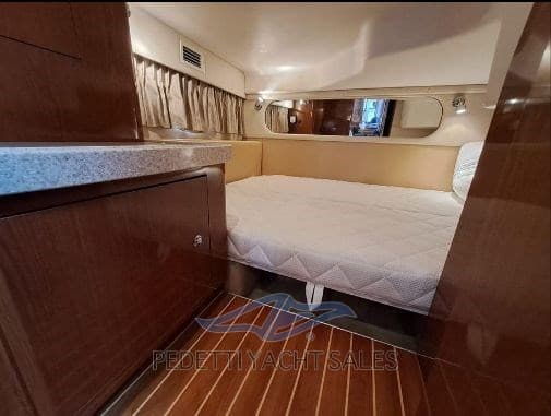 Regal Marine 3780 Sedan Bridge d'occasion - image hero 7