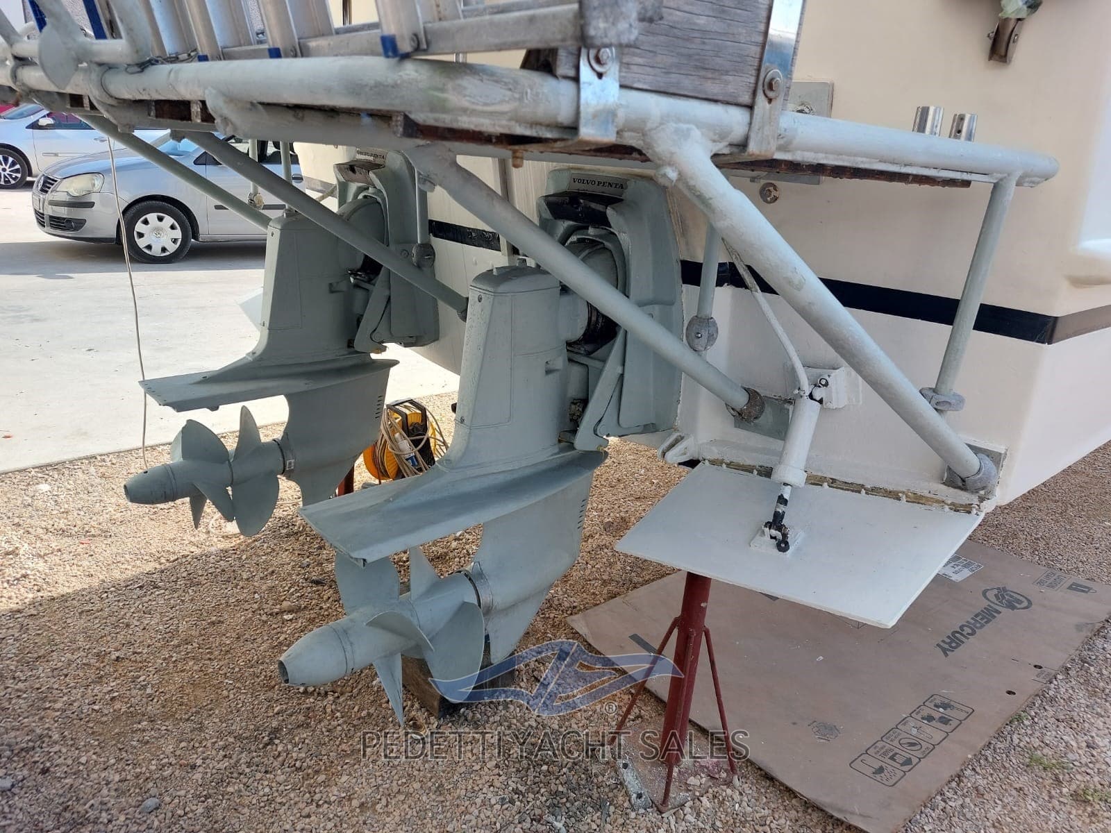 Cytra Courier 31 - Deck View Cytra Courier 31 - Deck View