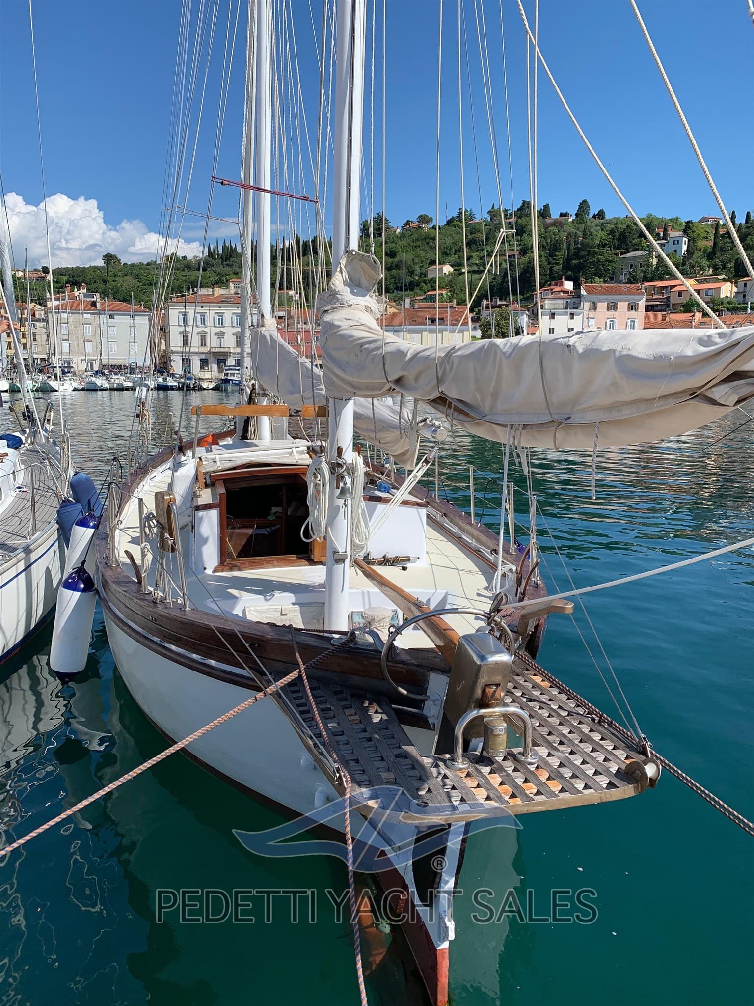 Custom Tahiti Ketch - Detail View 1 Custom Tahiti Ketch - Detail View 1