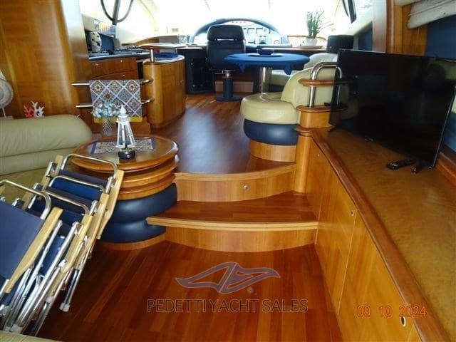 Azimut 55 Flybridge - Interior View Azimut 55 Flybridge - Interior View