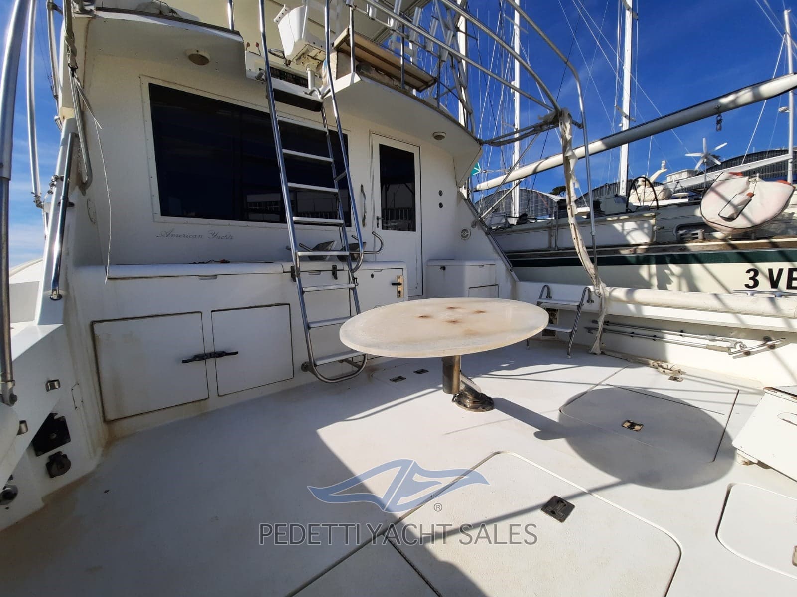 Hatteras 54 Convertible gebraucht - Detail 4