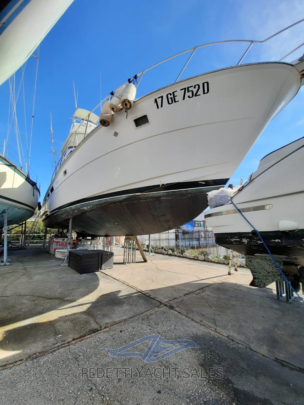 Hatteras 54 Convertible usato - foto hero 5