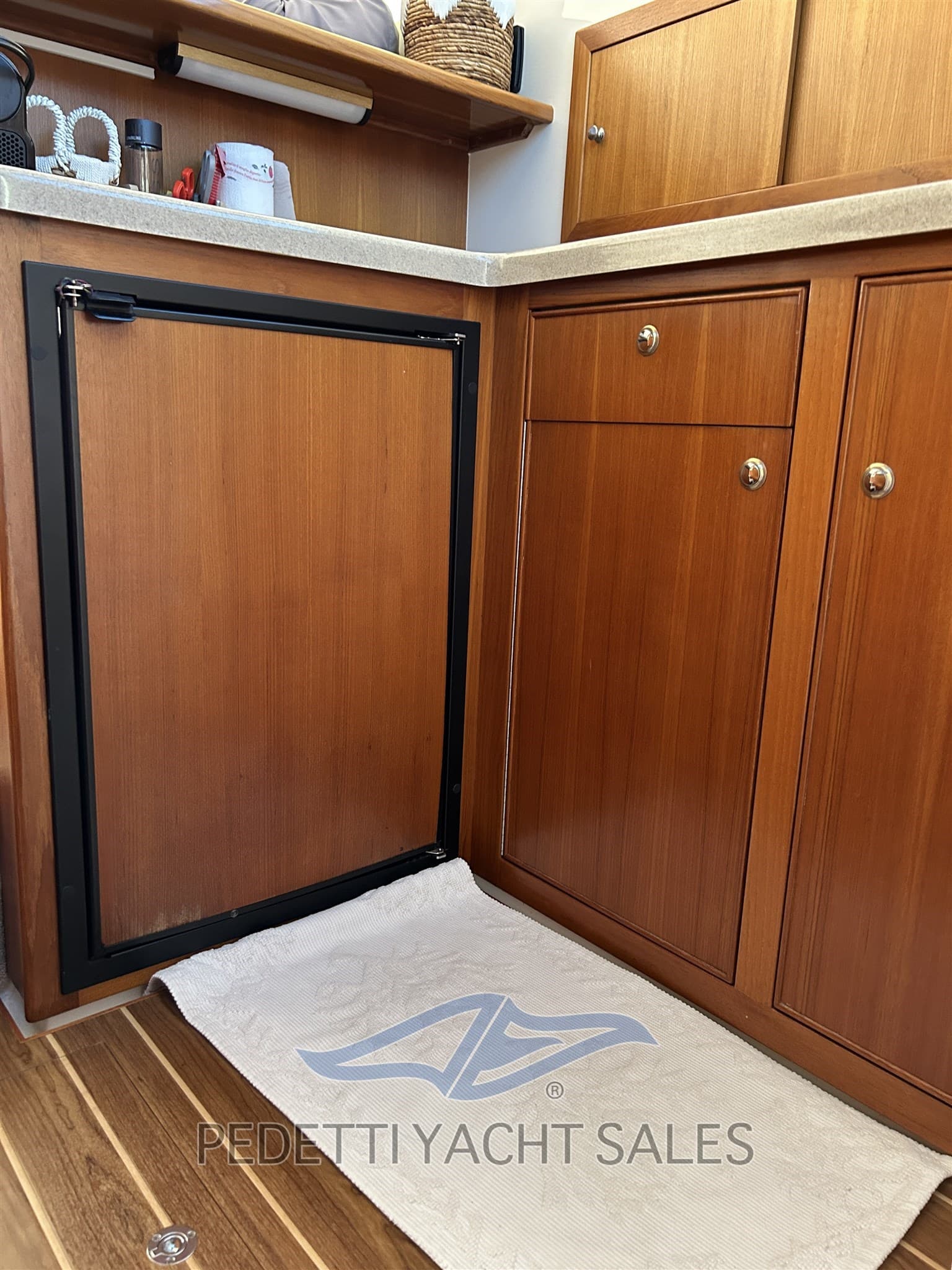 Riviera Marine 37 Flybridge usato - foto hero 11