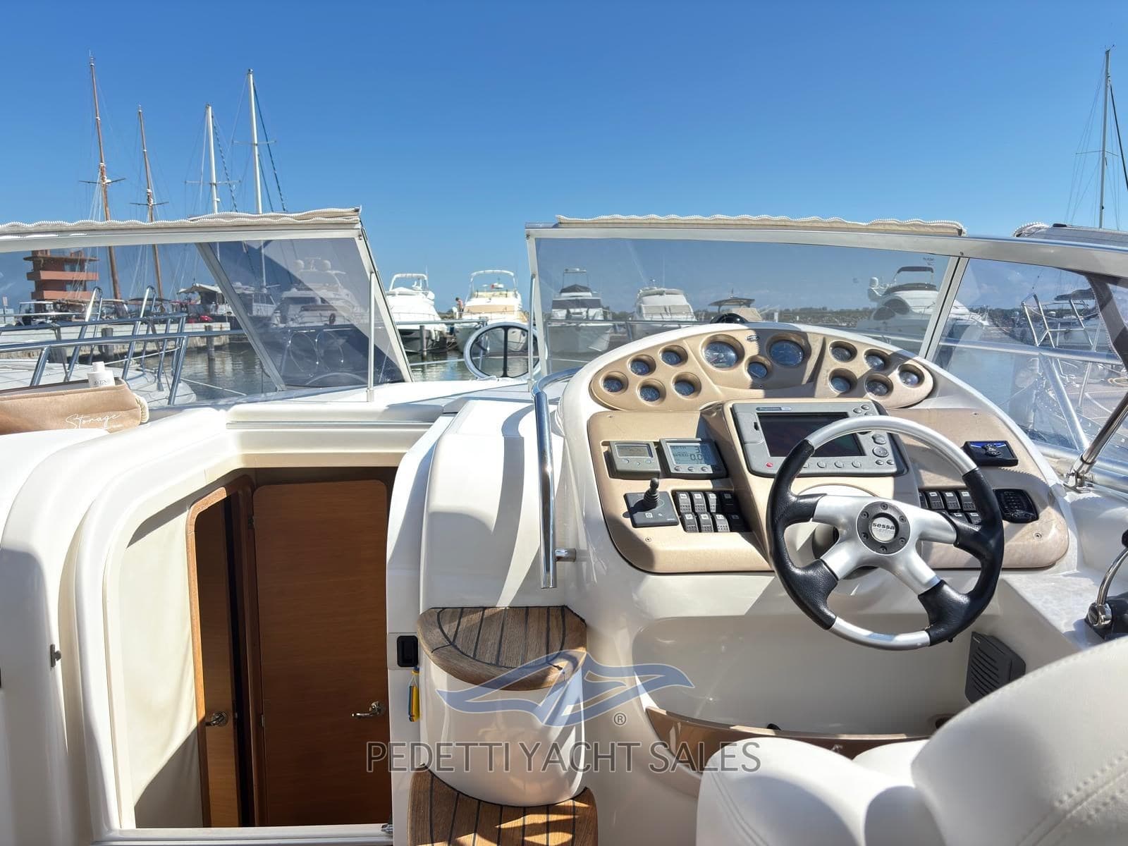 Sessa Marine C 35 gebraucht - Detail 4