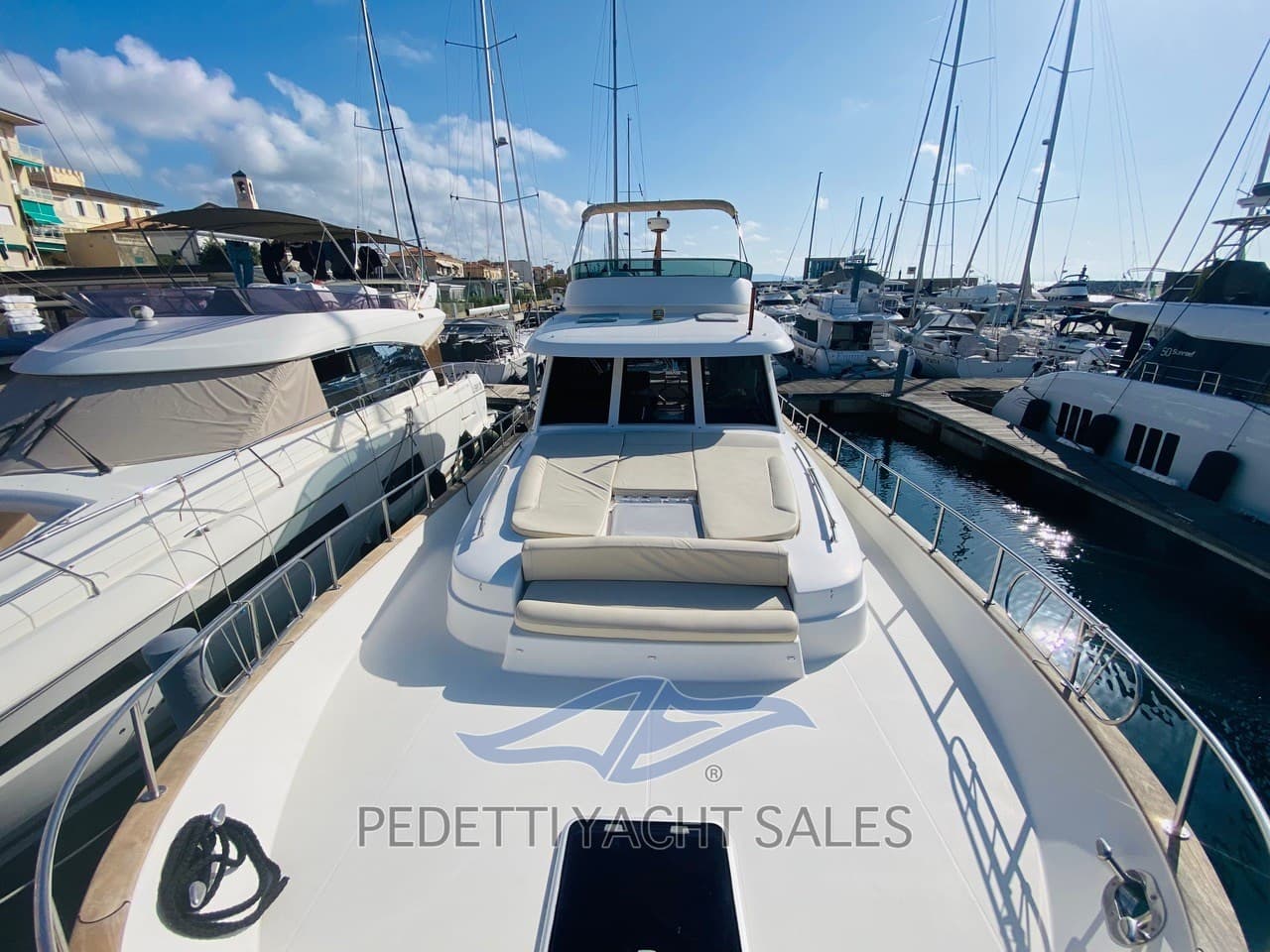 Sasga Yachts Minorchina 54 Fly - Deck View Sasga Yachts Minorchina 54 Fly - Deck View