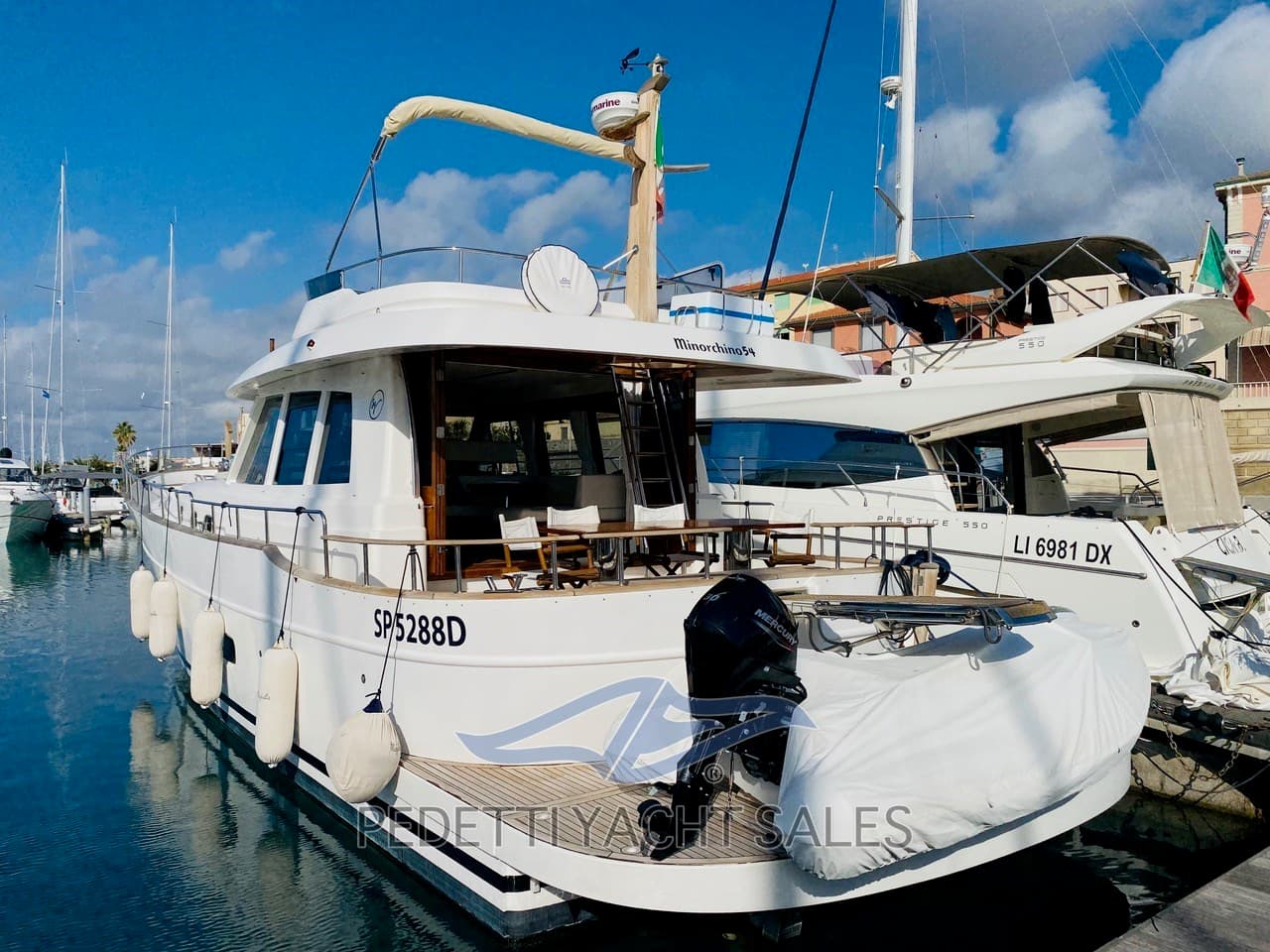 Sasga Yachts Minorchina 54 Fly - Detail View 1 Sasga Yachts Minorchina 54 Fly - Detail View 1