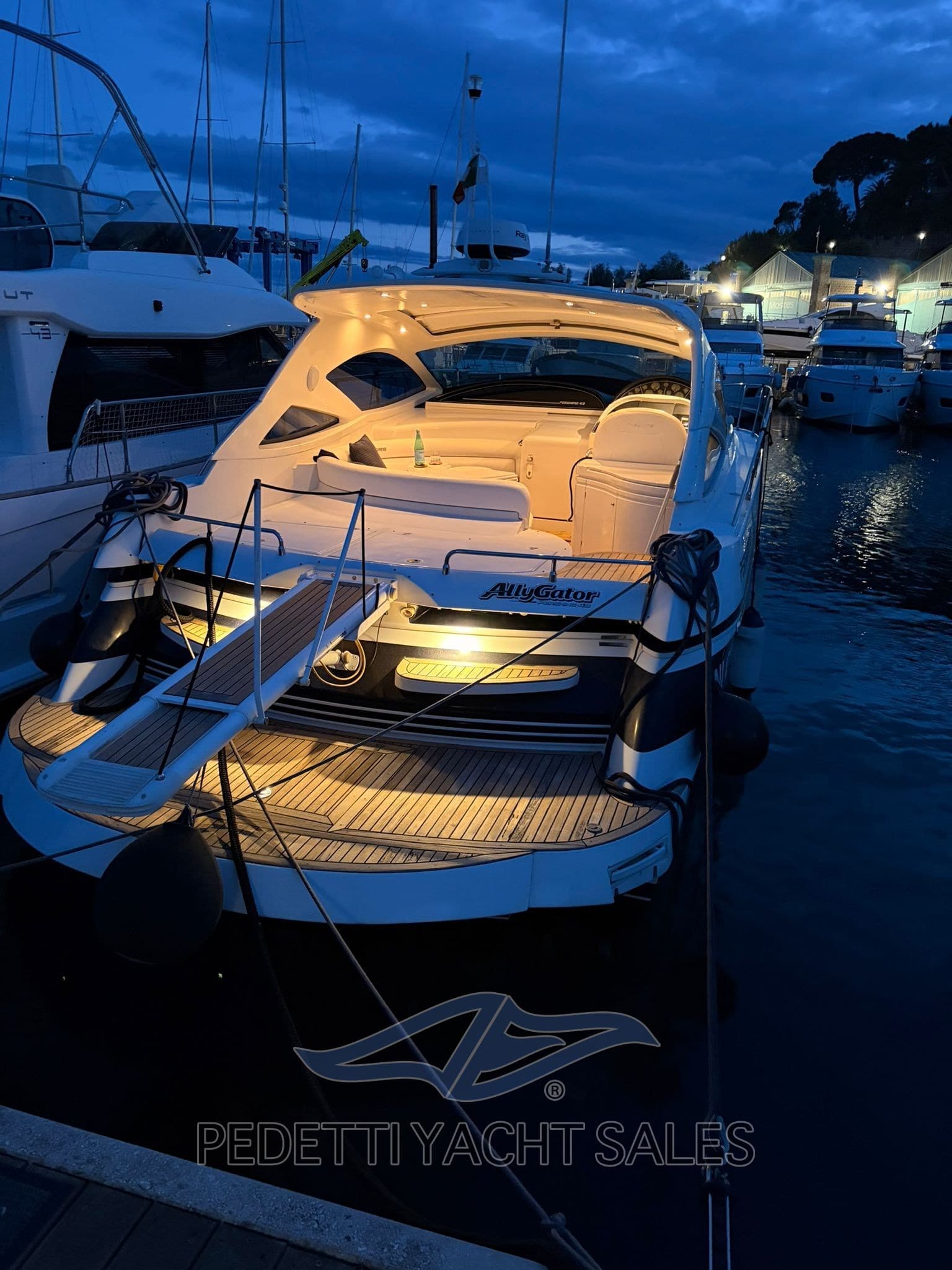 Pershing Pershing 43' used - hero image 3