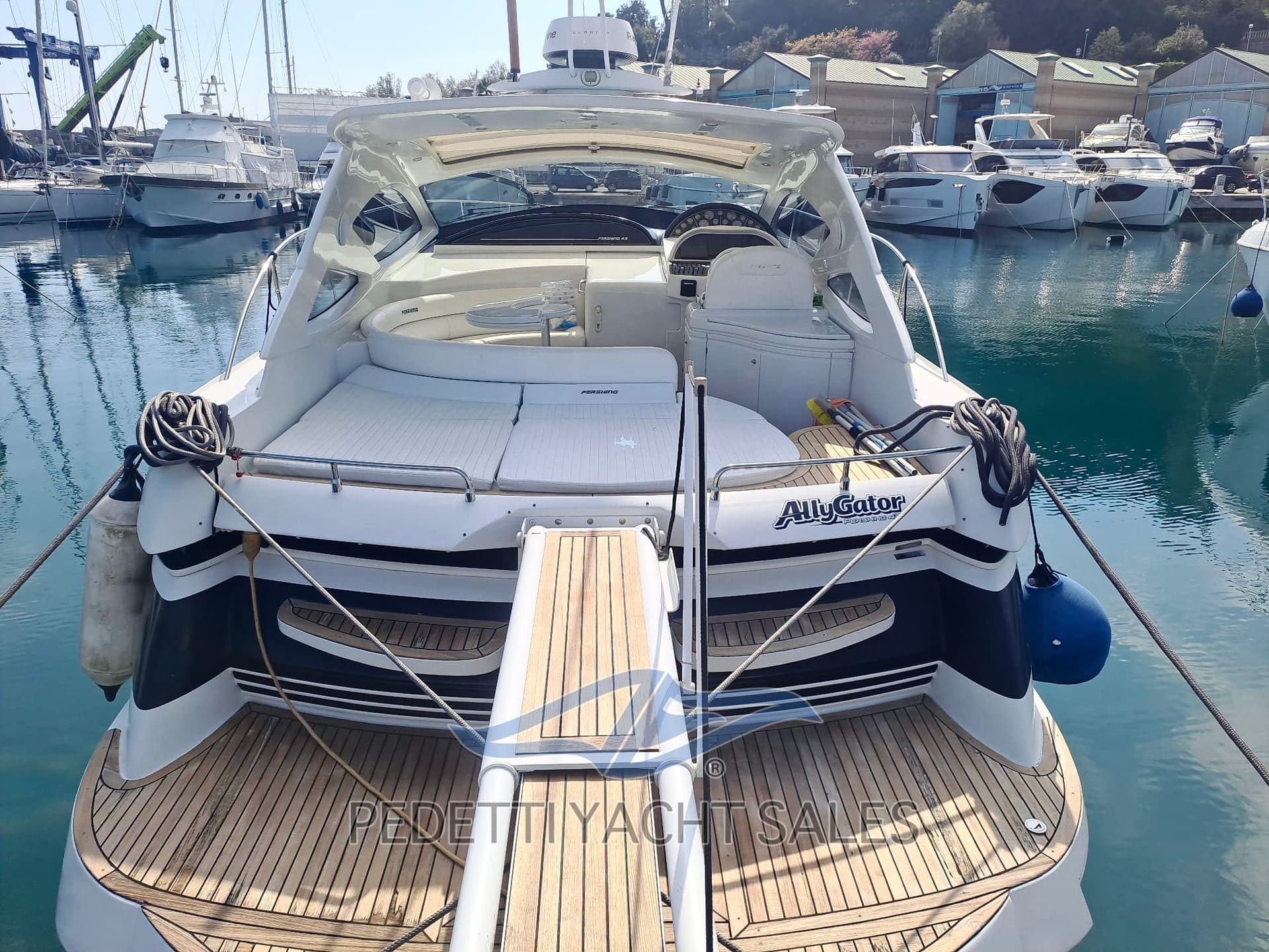 Pershing Pershing 43' used - main view