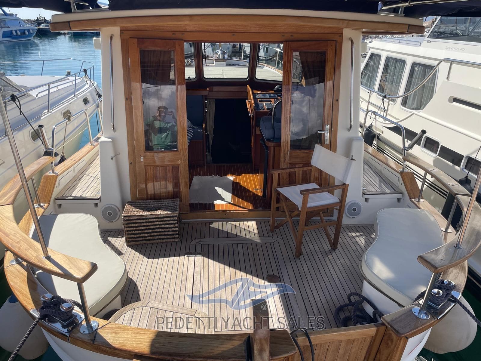 Menorquin Menorquin 120 - Detail View 1 Menorquin Menorquin 120 - Detail View 1