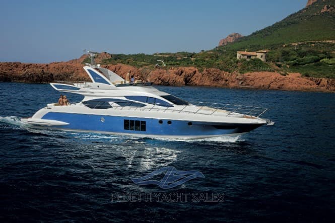 Azimut 64 Flybridge - Detail View 1 Azimut 64 Flybridge - Detail View 1