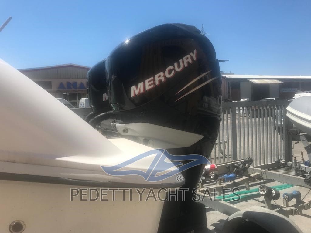 Boston Whaler 32 Cuddy d'occasion - détail 4