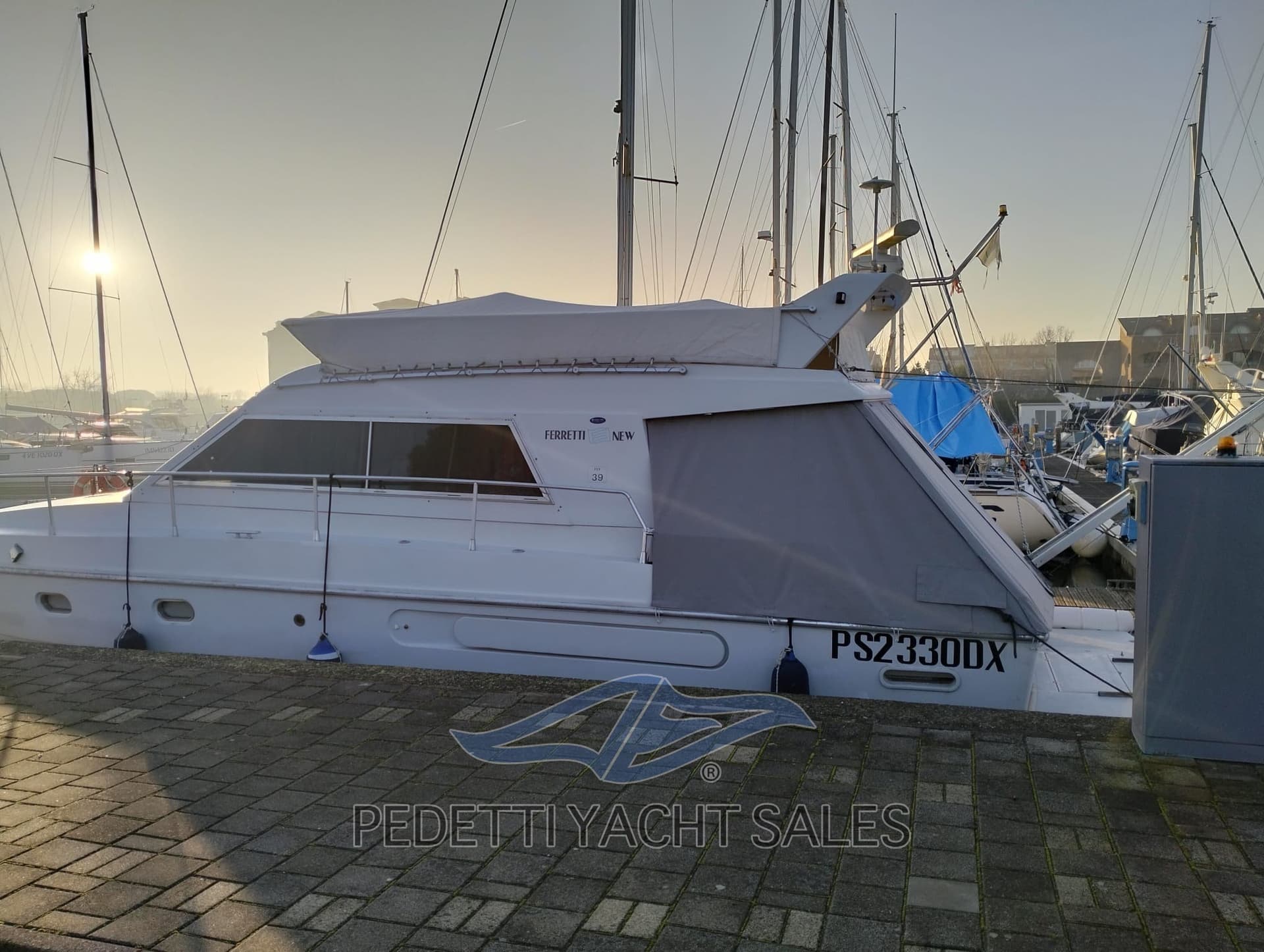 Ferretti Yachts 39 Fly usato - dettaglio 1