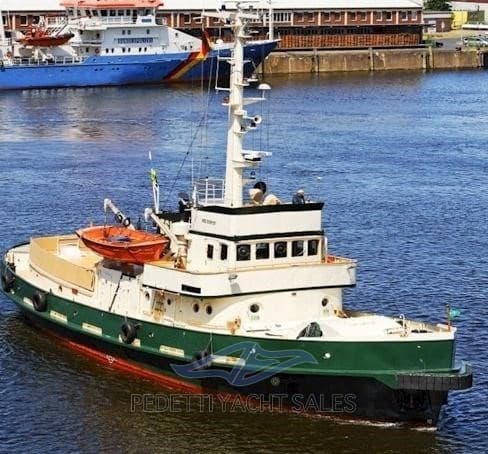 Tugboat Hitzler - Main View Tugboat Hitzler - Main View