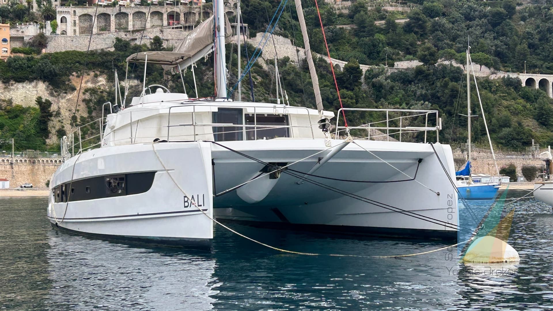 Bali Bali 4.2 - Detail View 1 Bali Bali 4.2 - Detail View 1