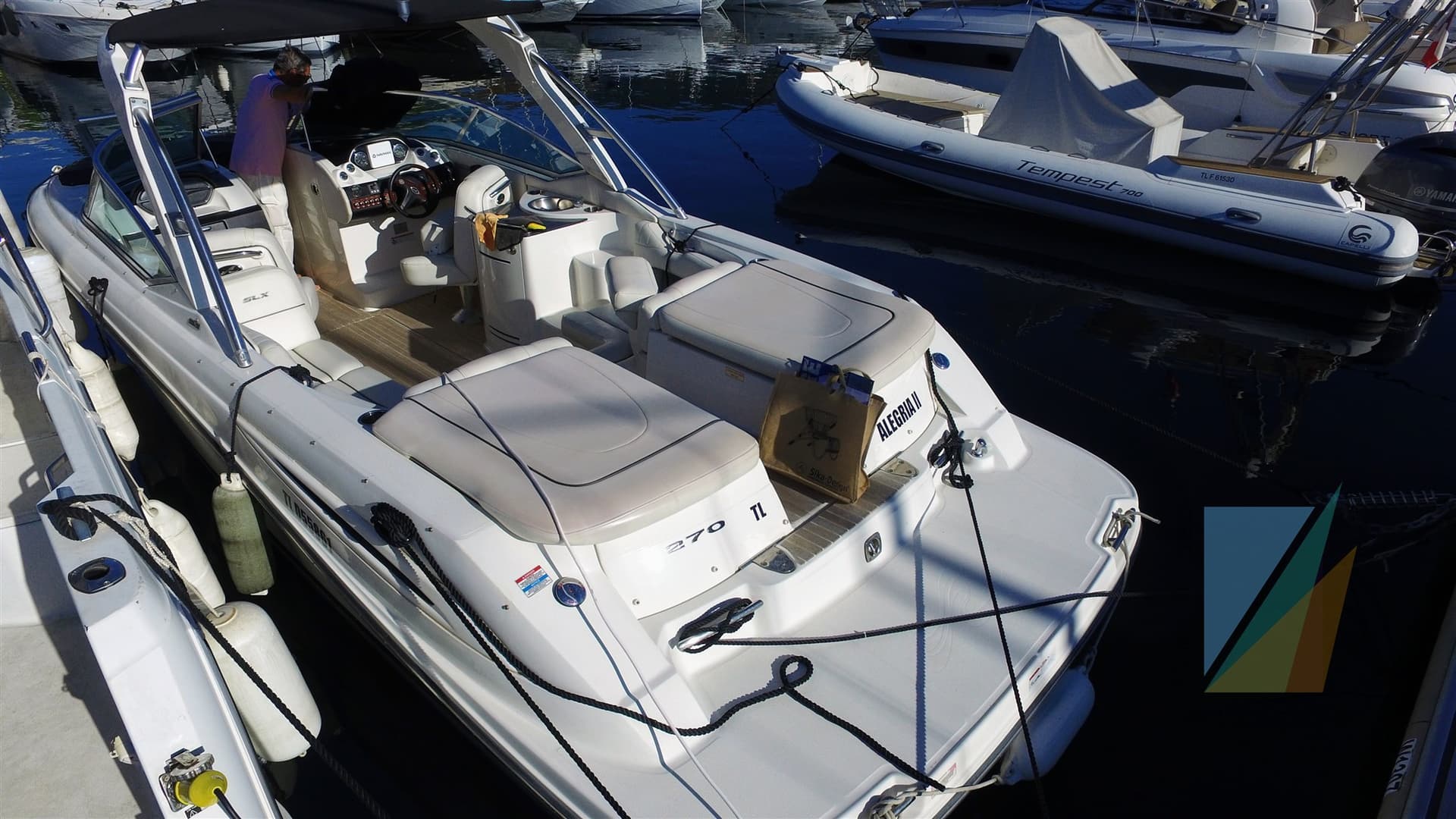 Sea Ray 270 Slx - Deck View Sea Ray 270 Slx - Deck View