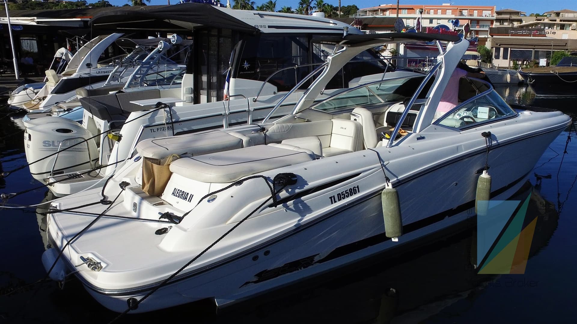 Sea Ray 270 Slx - Detail View 1 Sea Ray 270 Slx - Detail View 1