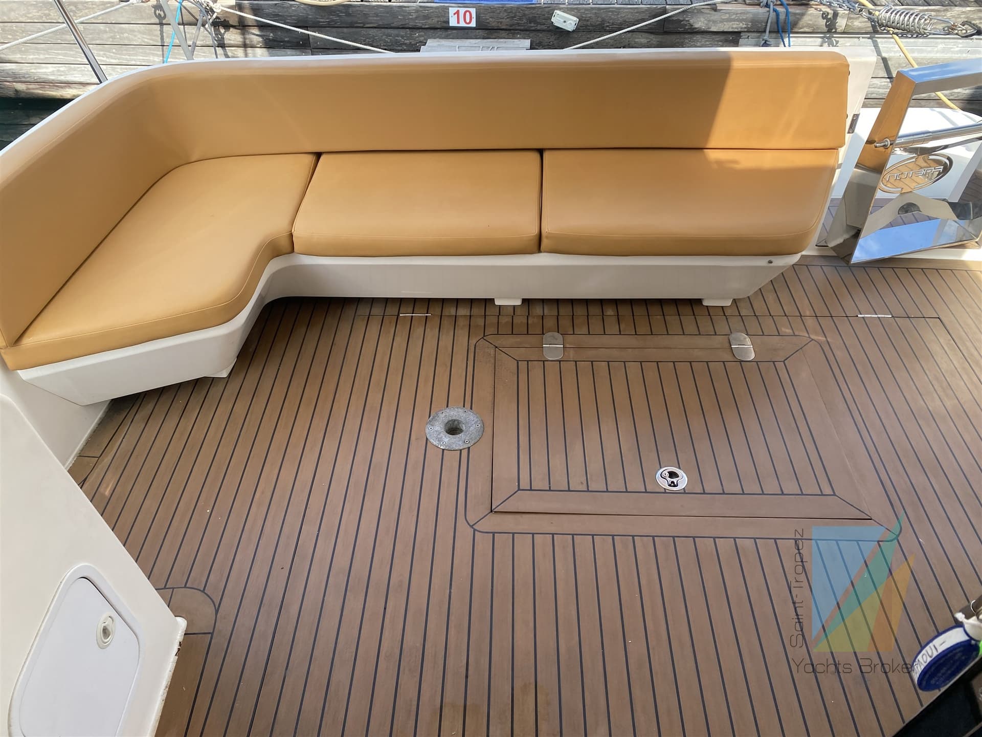 Faeton F 360 Fly - Deck View Faeton F 360 Fly - Deck View