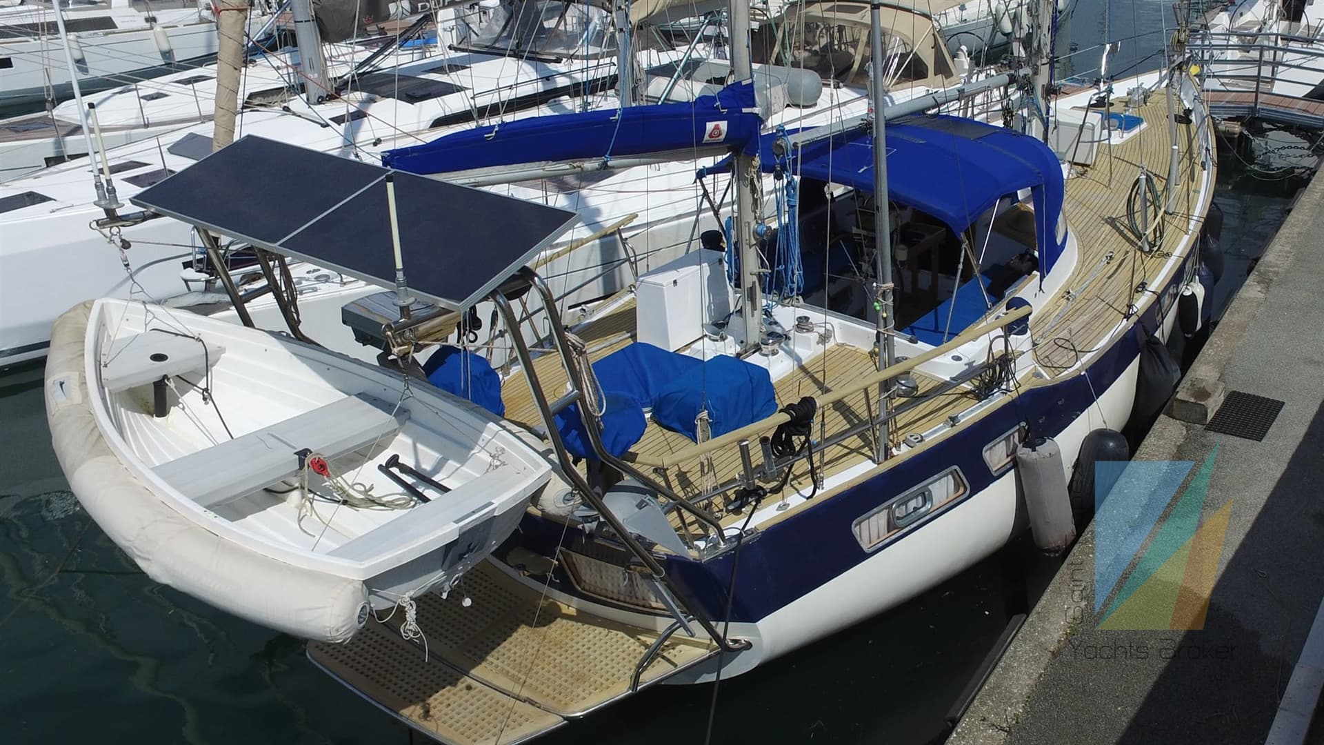 Wauquiez Amphitrite 43 - Interior View Wauquiez Amphitrite 43 - Interior View