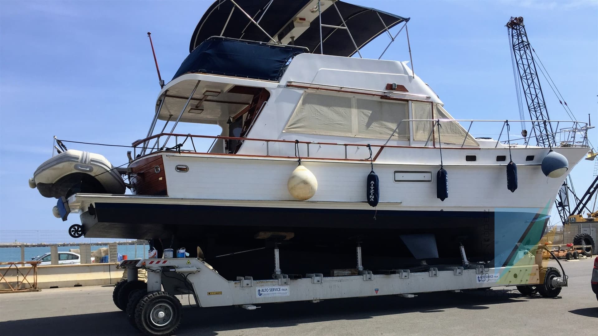 Kong & Halvorsen Island Gipsy 44 - Detail View 1 Kong & Halvorsen Island Gipsy 44 - Detail View 1