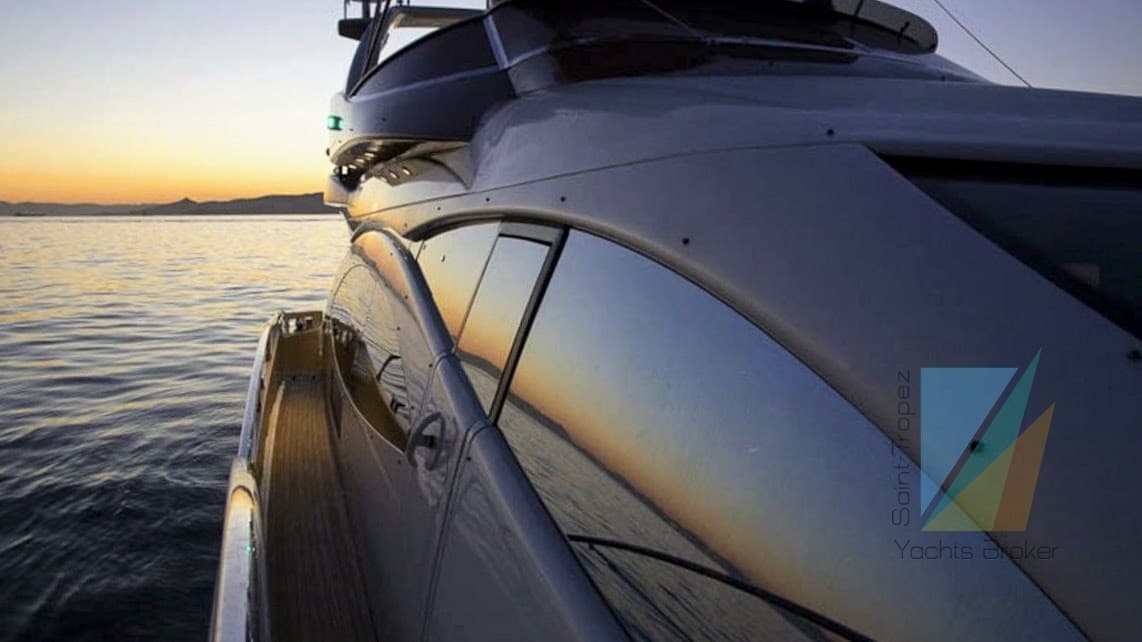 Azimut 68E used - hero image 7