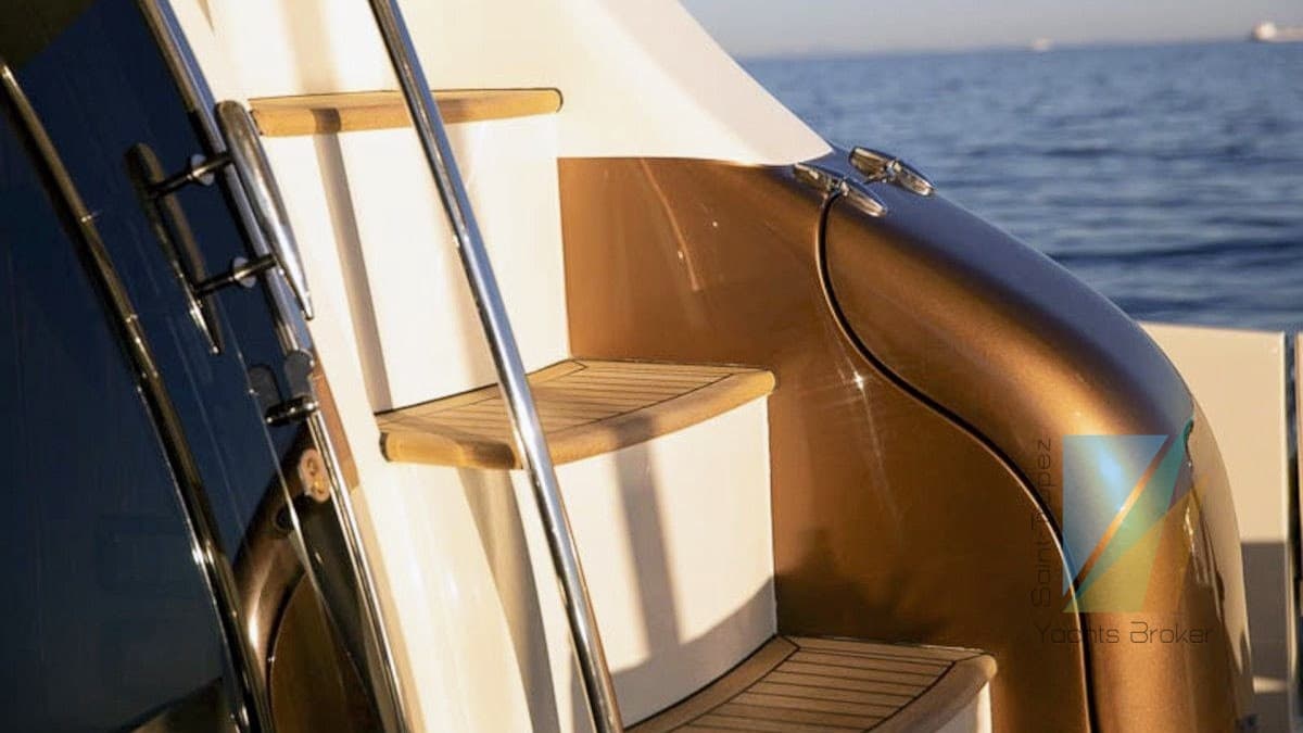 Azimut 68E used - hero image 9