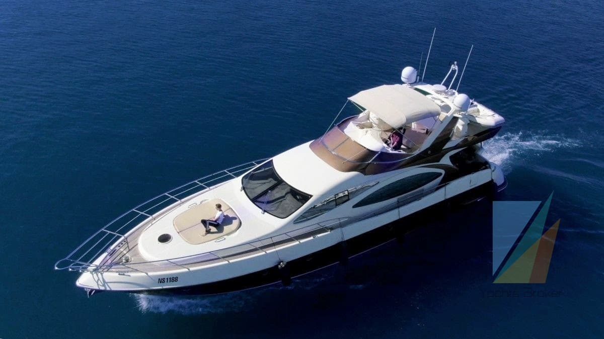 Azimut 68e - Interior View Azimut 68e - Interior View