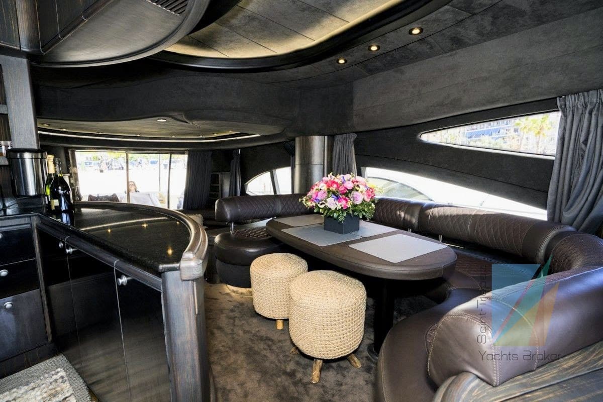 Azimut 68E used - hero image 13