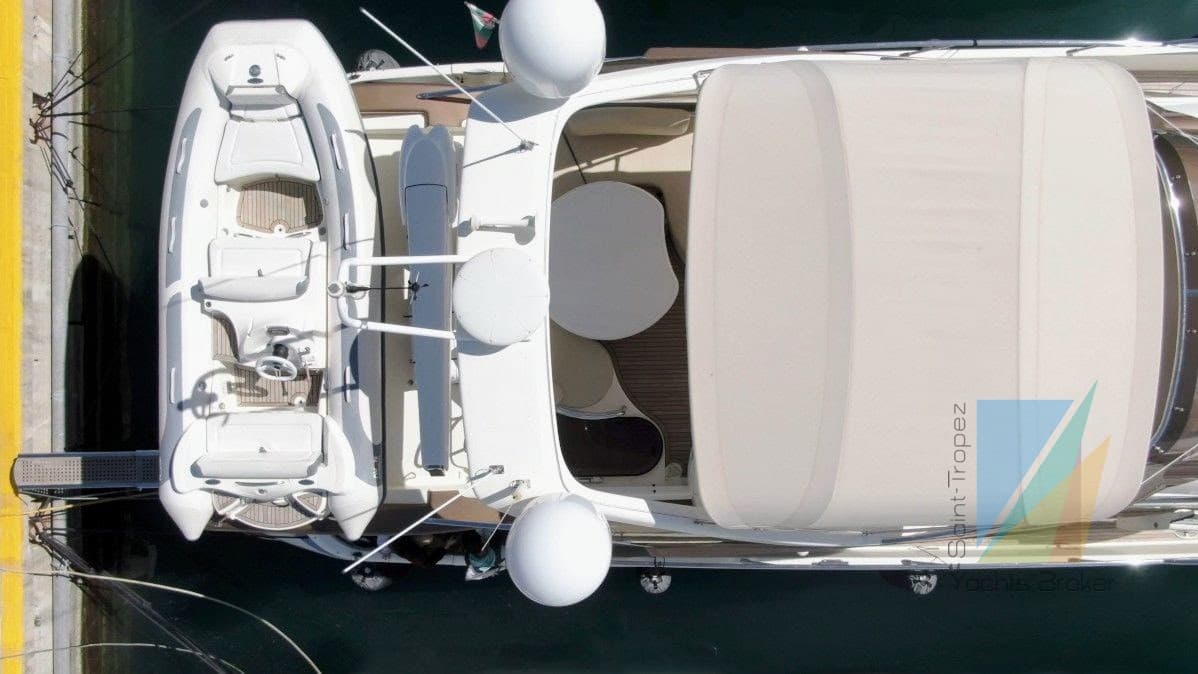 Azimut 68E used - hero image 5