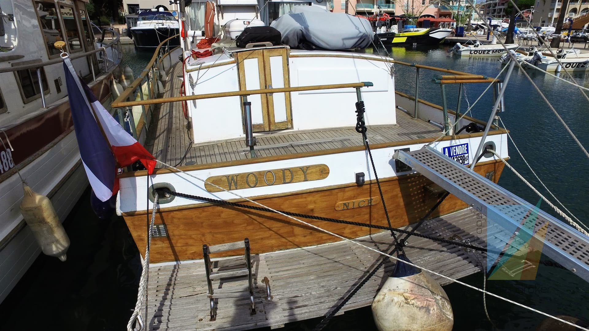 American Marine Grand Banks 36 Classic - Interior View American Marine Grand Banks 36 Classic - Interior View