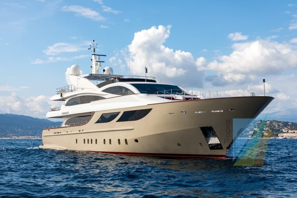 Astondoa 150 Steel - Main View Astondoa 150 Steel - Main View