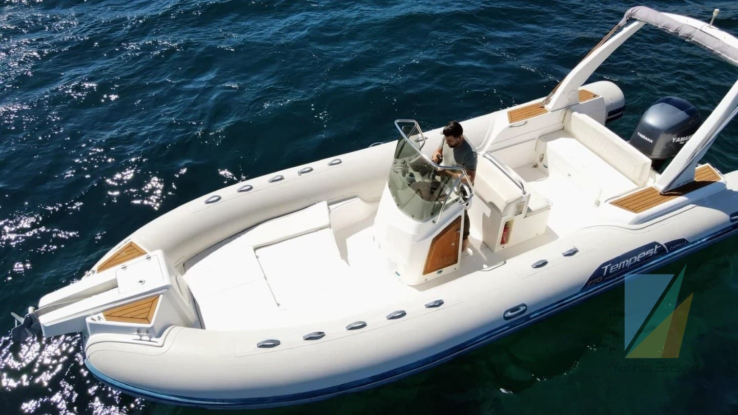 Capelli Tempest 770 - Main View Capelli Tempest 770 - Main View