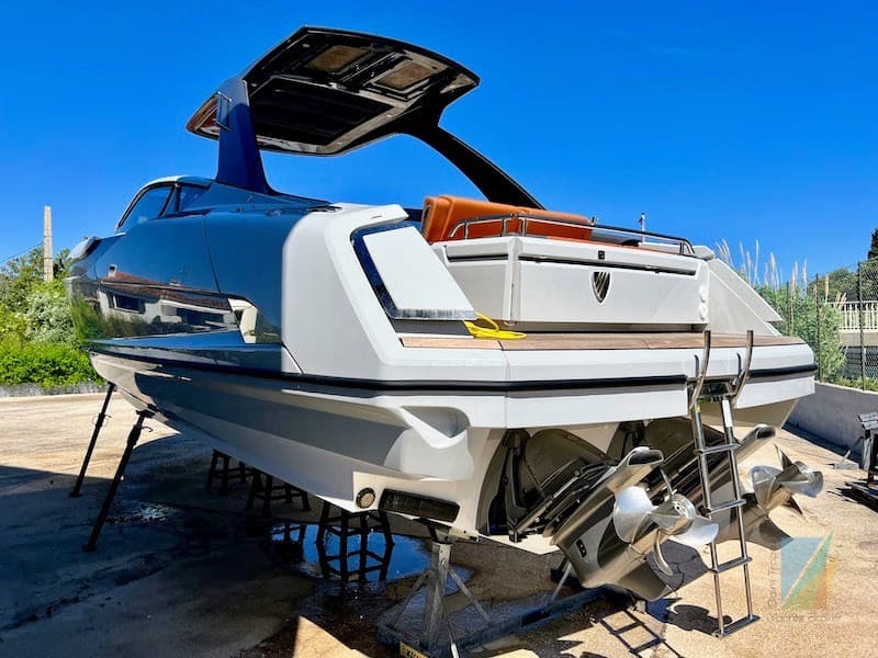 Fairline F-Line 33 used - detail 3