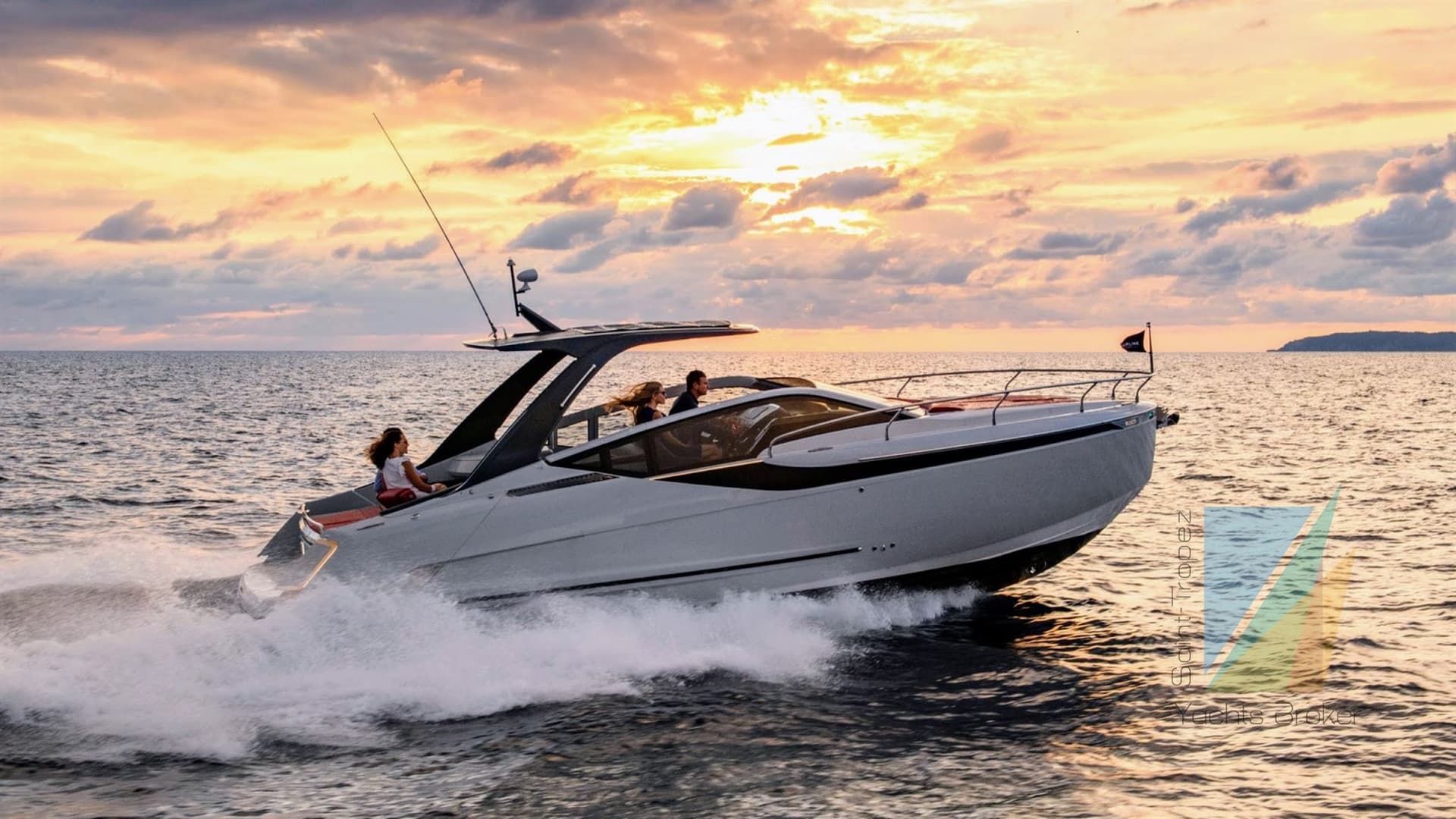 Fairline F-Line 33 used - detail 1
