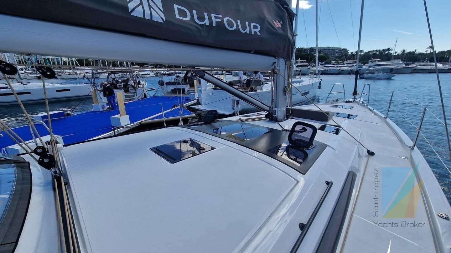 Dufour Yachts Dufour 470 - Deck View Dufour Yachts Dufour 470 - Deck View