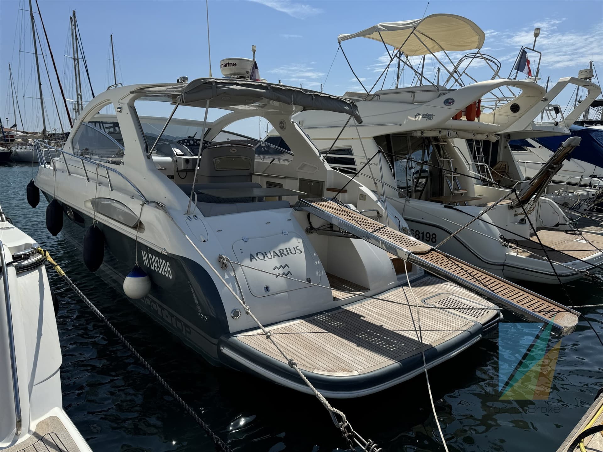 Airon Marine Airon 400 T-Top - Deck View Airon Marine Airon 400 T-Top - Deck View