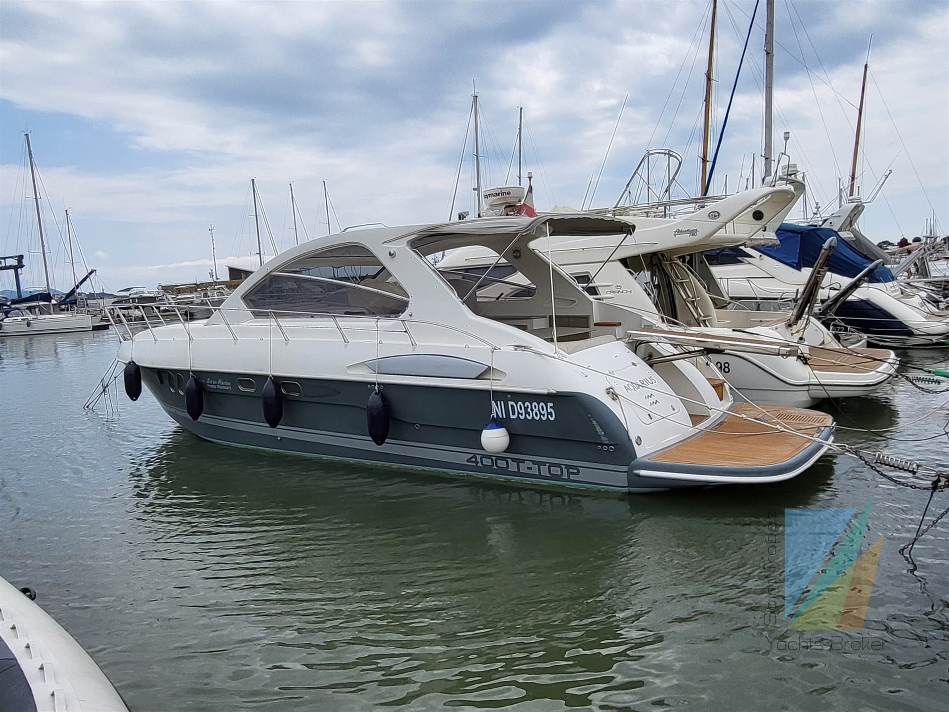 Airon Marine Airon 400 T-Top - Detail View 1 Airon Marine Airon 400 T-Top - Detail View 1