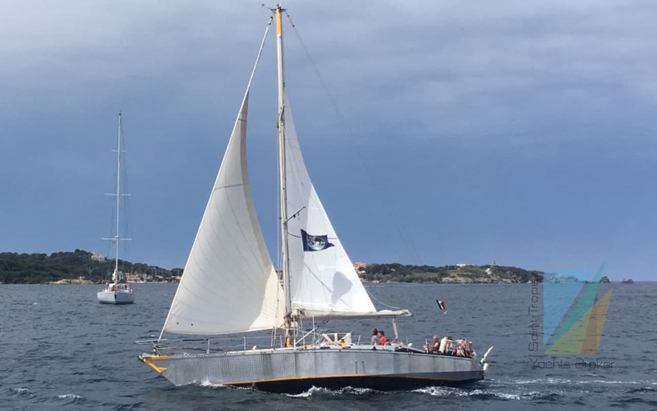 Dumont Carval 43 - Main View Dumont Carval 43 - Main View