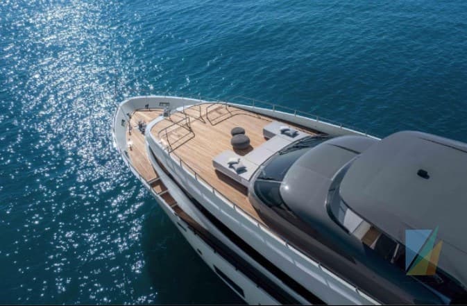 Maiora 30 Walkaround - Detail View 1 Maiora 30 Walkaround - Detail View 1