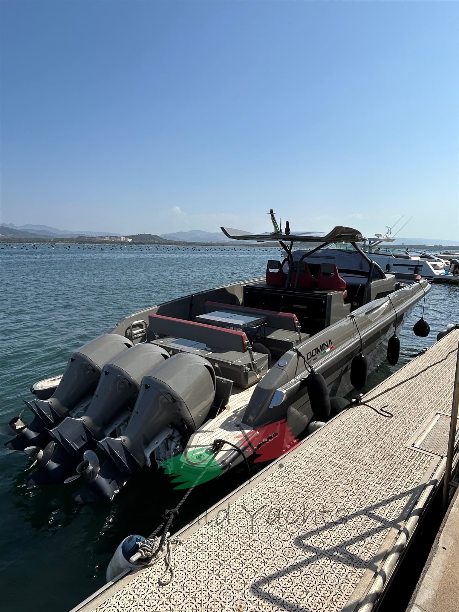 Domina Yachts 42 Walkaround usato - foto hero 2