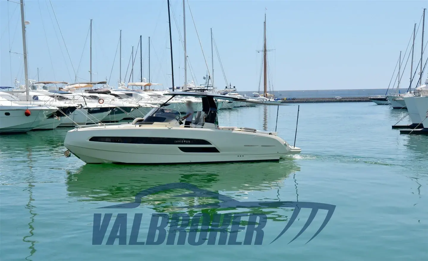 Invictus GT320 aft three-quarter view on the water
